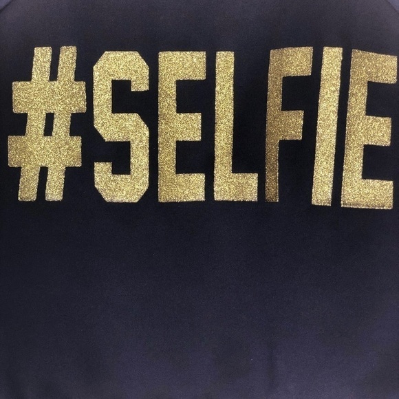 Trending Gold Glitter #SELFIE Cropped Sweatshirt Insta TikTok Graphic Pullover - Picture 2 of 3